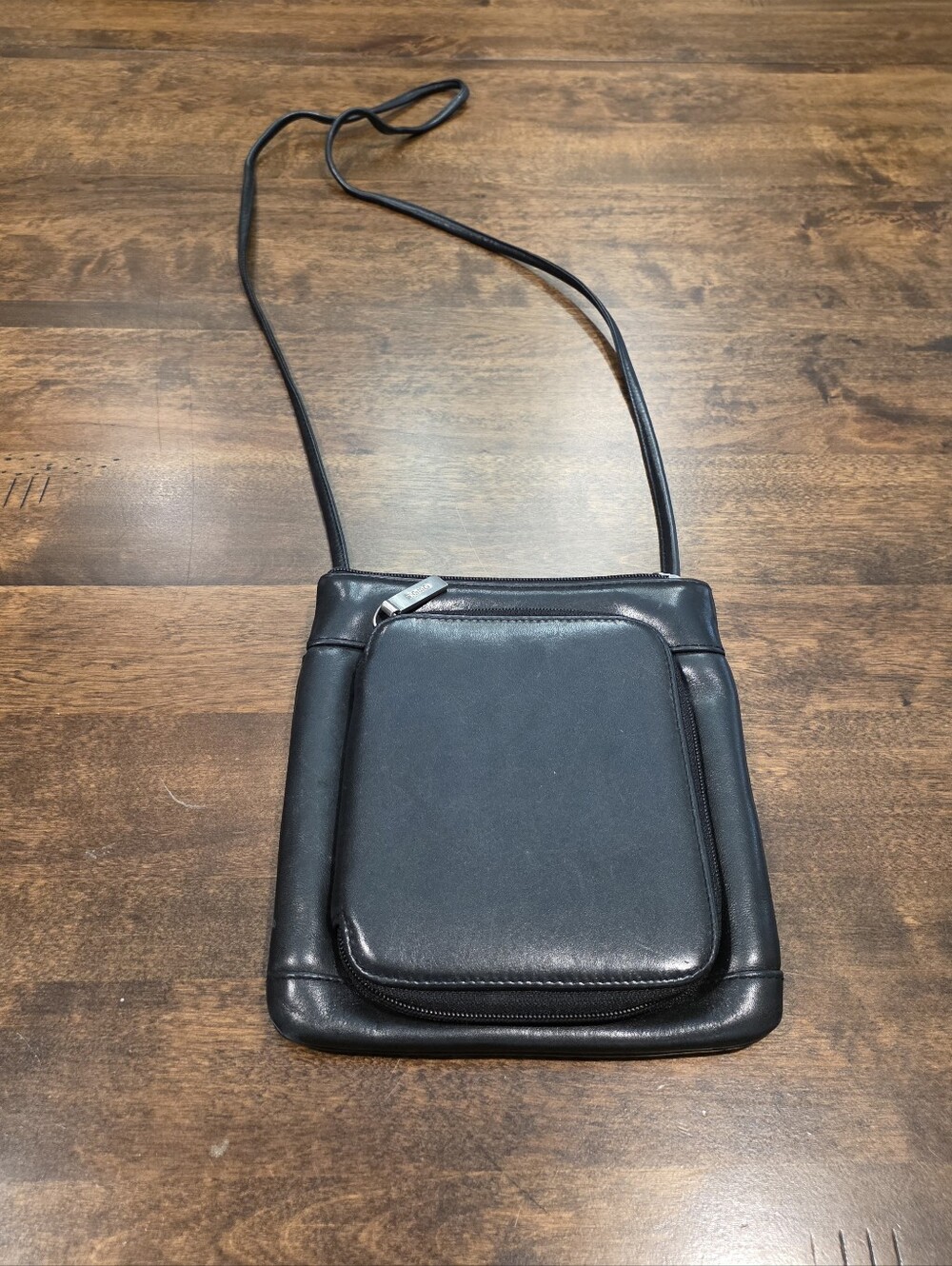 Hobo International Black Leather Square Crossbody Wallet Organizer